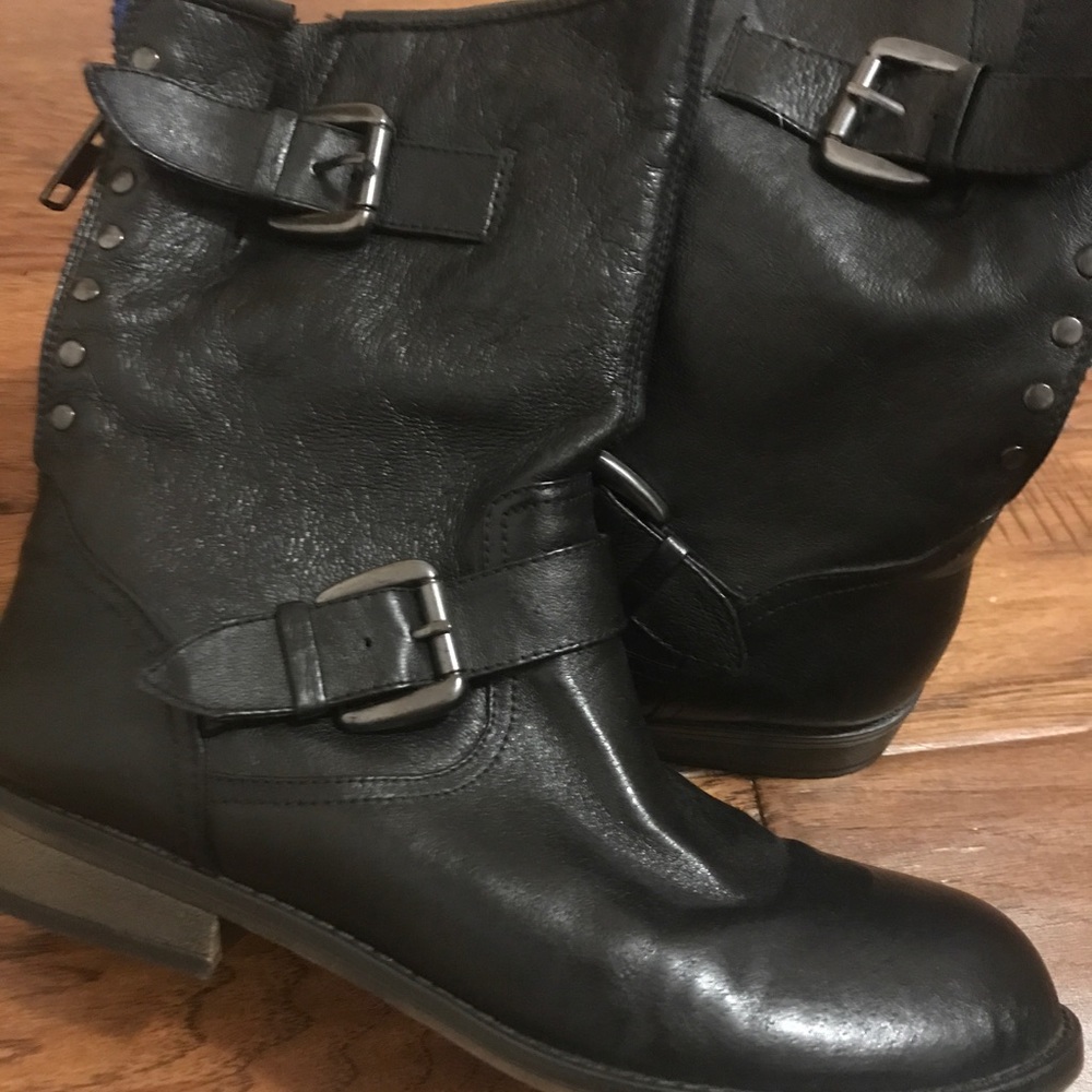 Steve Madden black boots